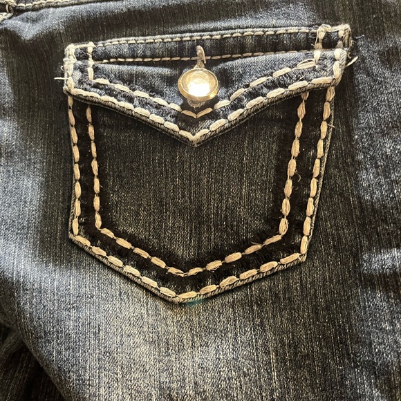 EIGHTY EIGHT Women’s Distressed Denim Jeans. Sz 7. - Picture 5 of 7